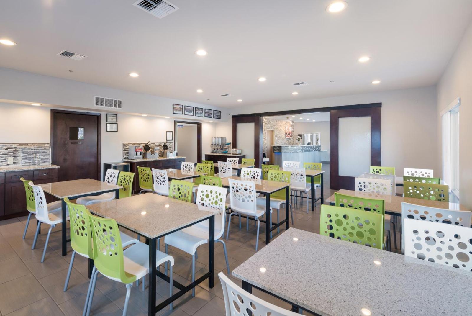 Red Lion Inn & Suites Kennewick Tri-Cities Main image 1