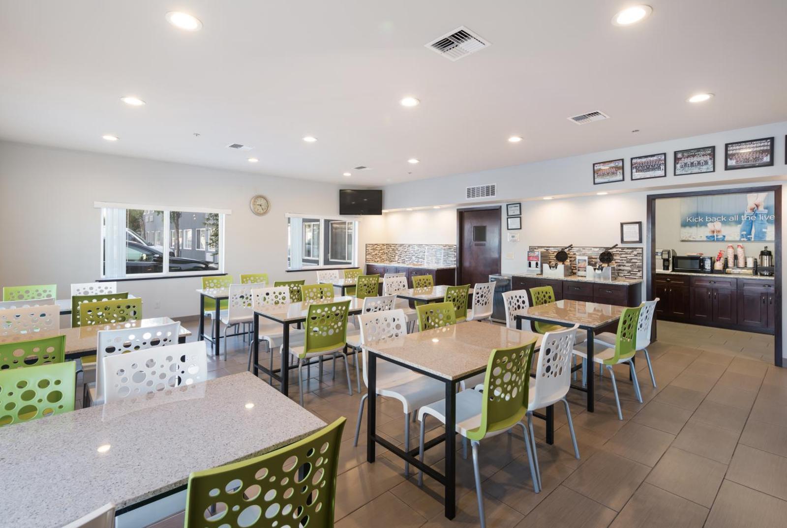Red Lion Inn & Suites Kennewick Tri-Cities Main image 2